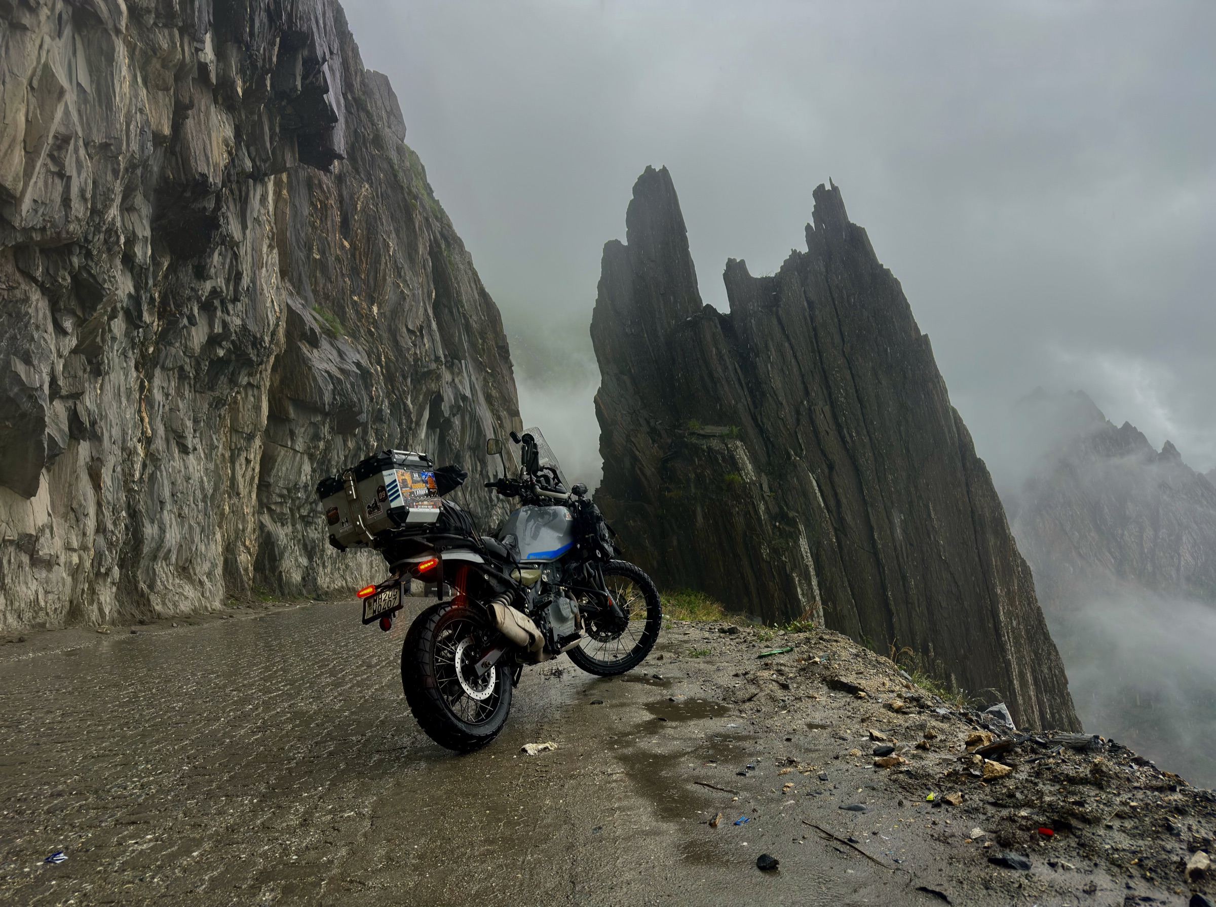 The Rydin riders at Tanglang La on the Ladakh ride